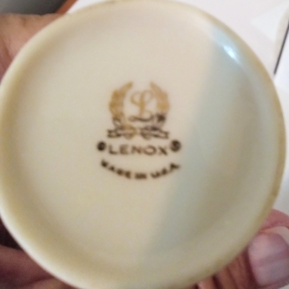 LENOX PIERCED BUD VASE Made In The USA 6.75 Inches Tall Collectible Vintage - Picture 4 of 4